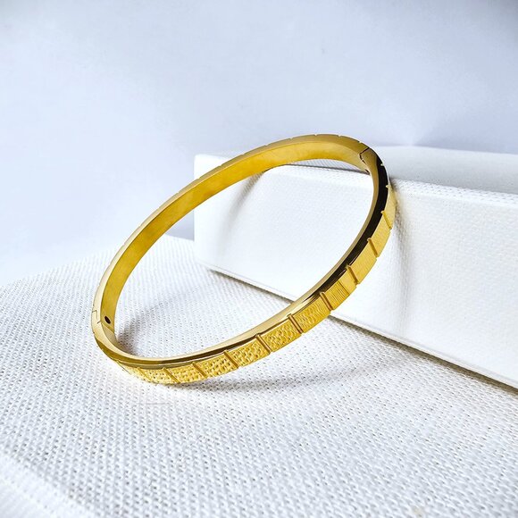 Waterproof Gold Jewelry Tarnish Free 18k Gold PVD Plated - Meivim Dia Bracelet - Picture 1 of 8